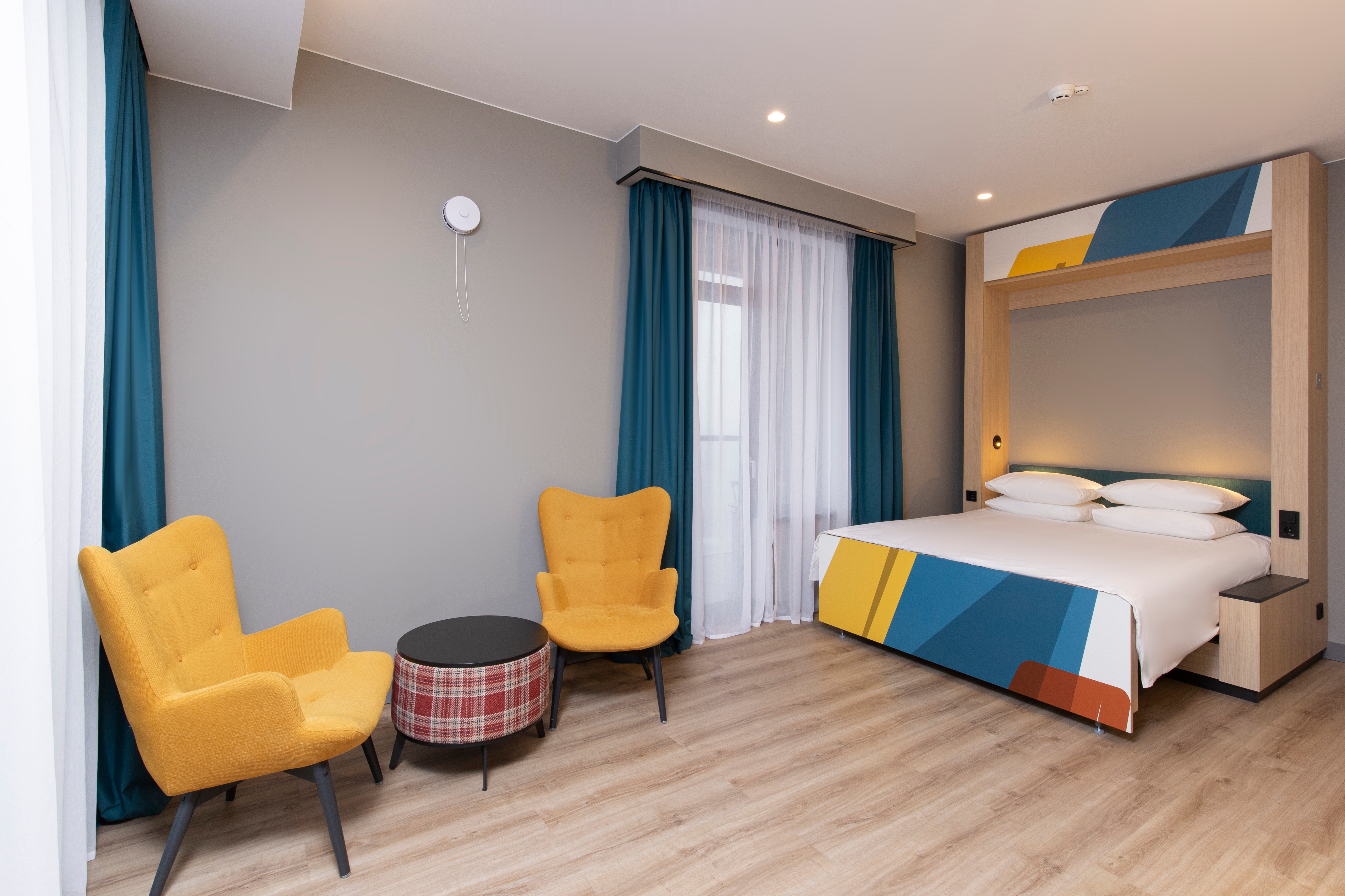 هتل دومینا پولکوو سن پترزبورگ